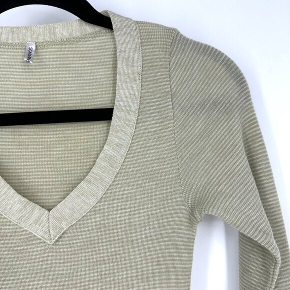 Scanlan Theodore Wool Blend Lightweight Semi Sheer Knit Long Sleeve Top Tan OS - Picture 4 of 10